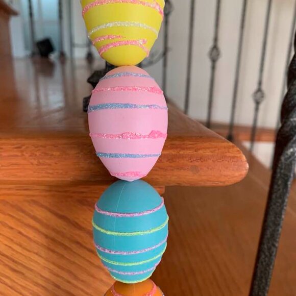 Easter Egg glitter striped garland in Pastel colors - Picture 2 of 3